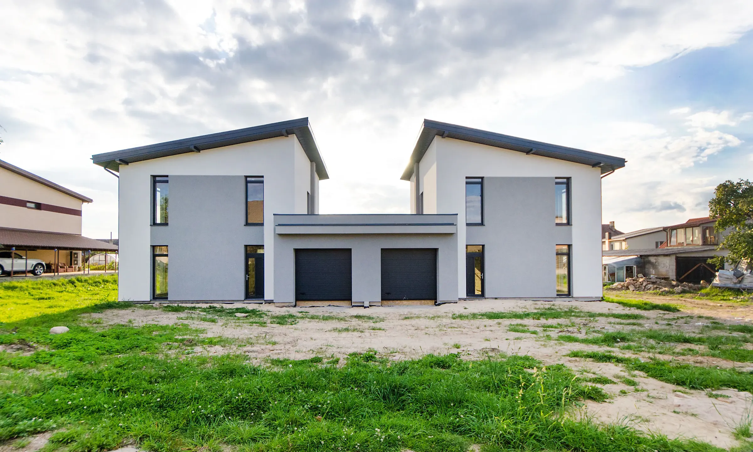 A modern two-unit duplex development